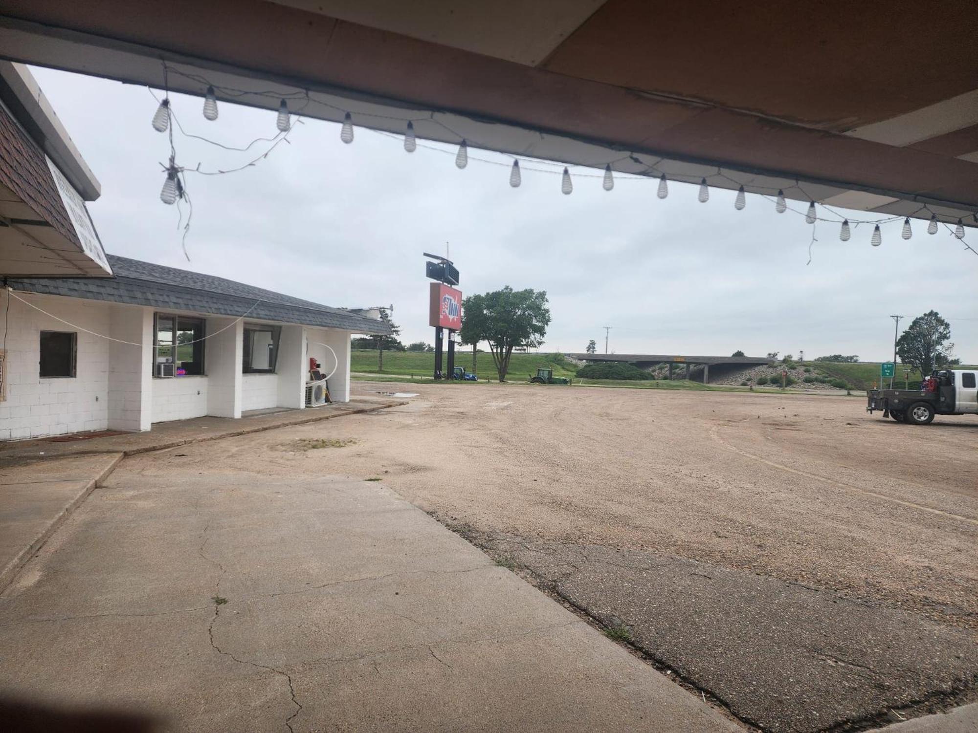 1St Inn By Oyo Quinter Hwy 70 Ks المظهر الخارجي الصورة